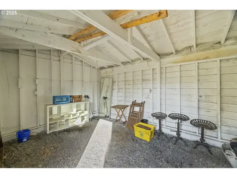 6829 SE Knight Street Portland OR 97206