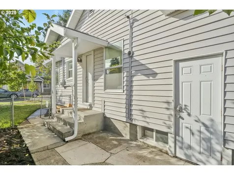 6829 SE Knight Street Portland OR 97206