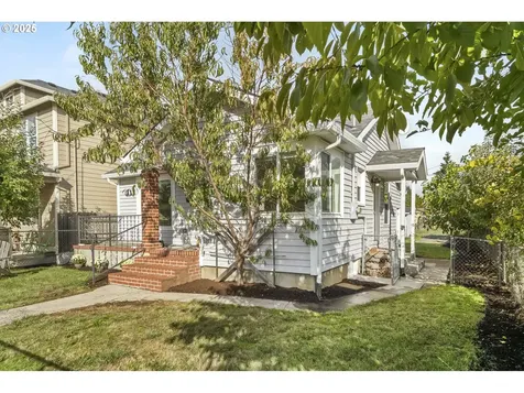 6829 SE Knight Street Portland OR 97206