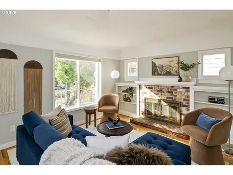 6829 SE Knight Street Portland OR 97206