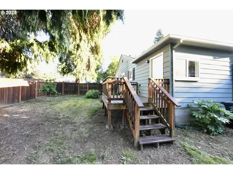 9029 NE Webster Street Portland OR 97220