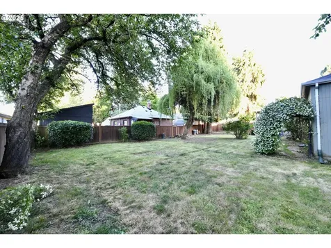 9029 NE Webster Street Portland OR 97220
