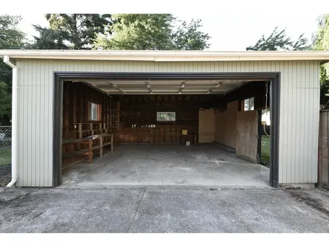 9029 NE Webster Street Portland OR 97220