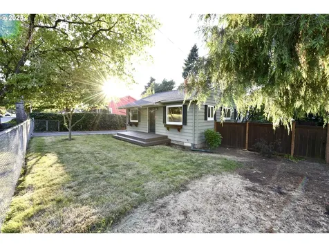 9029 NE Webster Street Portland OR 97220