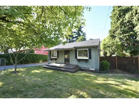 9029 NE Webster Street Portland OR 97220