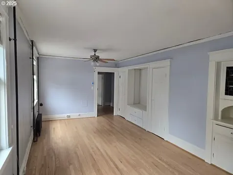 2083 NW Johnson Street Portland OR 97209