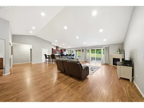 946 Paine Road Castle Rock WA 98611