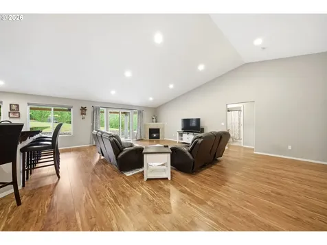 946 Paine Road Castle Rock WA 98611