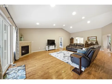 946 Paine Road Castle Rock WA 98611