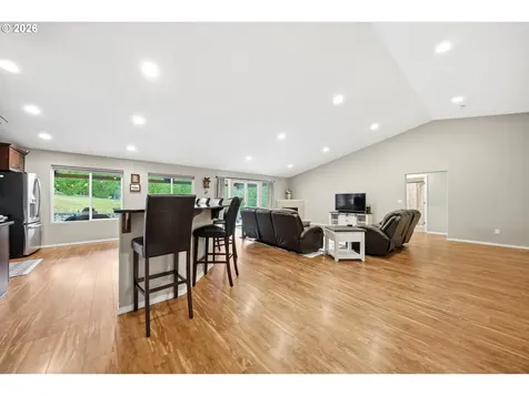 946 Paine Road Castle Rock WA 98611