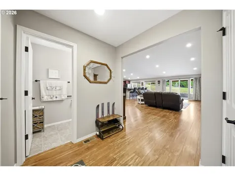 946 Paine Road Castle Rock WA 98611
