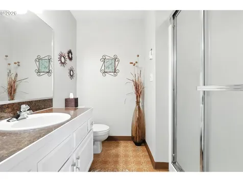 535 NE Bridgeton Road Portland OR 97211
