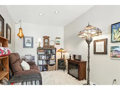 535 NE Bridgeton Road Portland OR 97211