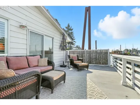 535 NE Bridgeton Road Portland OR 97211