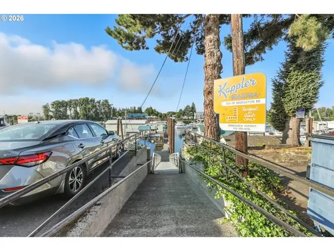 535 NE Bridgeton Road Portland OR 97211