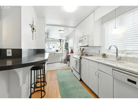 535 NE Bridgeton Road Portland OR 97211