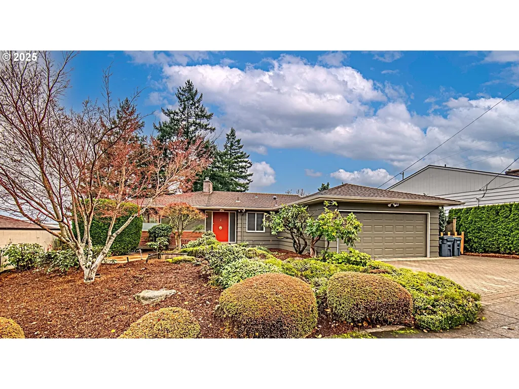 472 SE 72nd Avenue Portland OR 97215