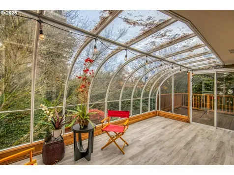 472 SE 72nd Avenue Portland OR 97215