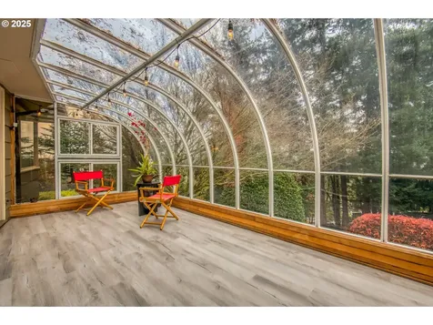 472 SE 72nd Avenue Portland OR 97215
