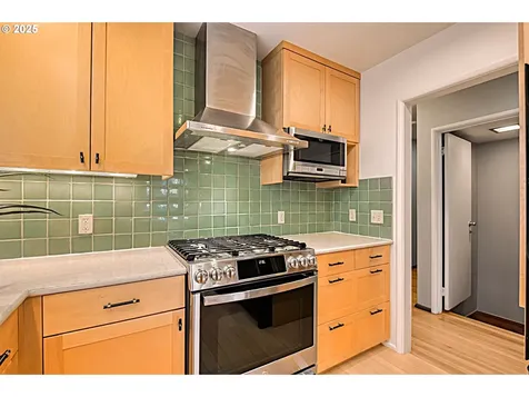 472 SE 72nd Avenue Portland OR 97215