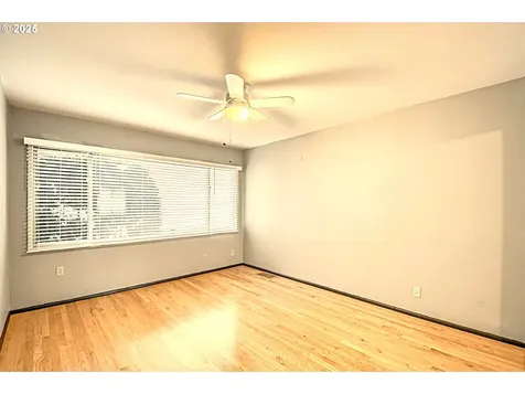 472 SE 72nd Avenue Portland OR 97215