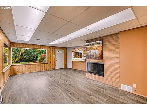 472 SE 72nd Avenue Portland OR 97215