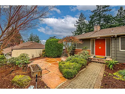 472 SE 72nd Avenue Portland OR 97215