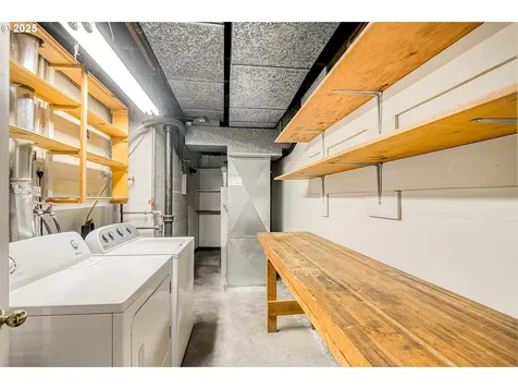 472 SE 72nd Avenue Portland OR 97215