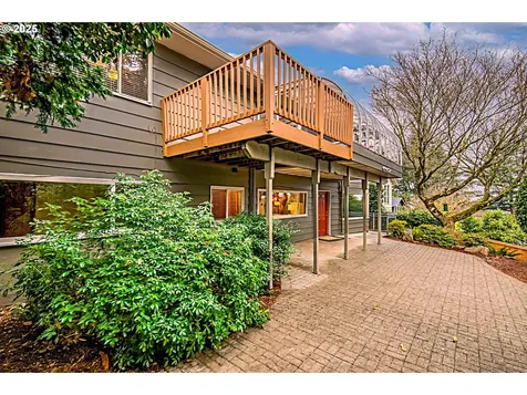 472 SE 72nd Avenue Portland OR 97215