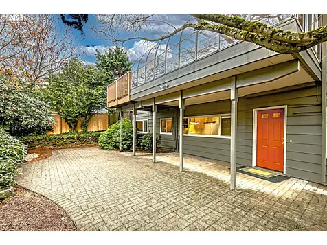 472 SE 72nd Avenue Portland OR 97215