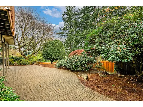 472 SE 72nd Avenue Portland OR 97215