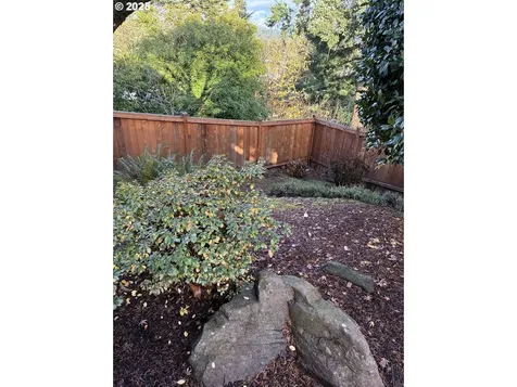 472 SE 72nd Avenue Portland OR 97215