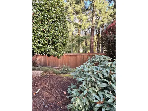 472 SE 72nd Avenue Portland OR 97215