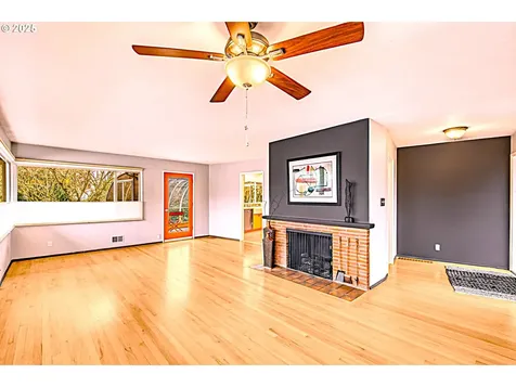 472 SE 72nd Avenue Portland OR 97215