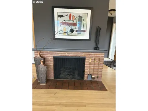 472 SE 72nd Avenue Portland OR 97215