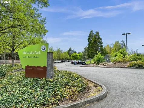 13511 SW 62nd Avenue Portland OR 97219