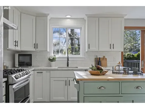 13511 SW 62nd Avenue Portland OR 97219