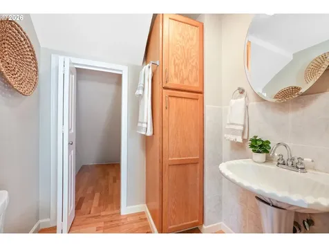 6807 SE 50th Avenue Portland OR 97206