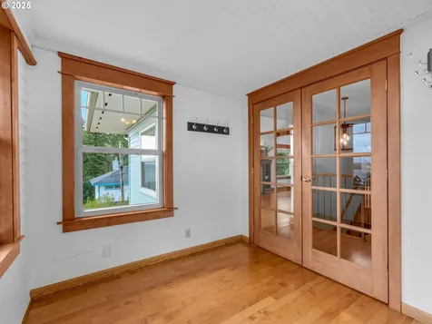 412 Chinook Avenue Astoria OR 97103