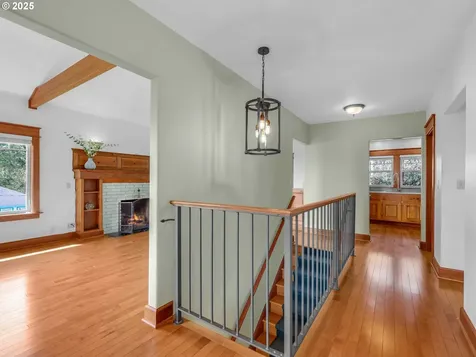 412 Chinook Avenue Astoria OR 97103