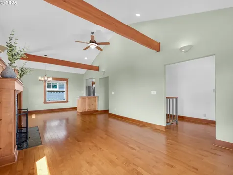 412 Chinook Avenue Astoria OR 97103