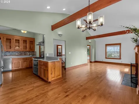 412 Chinook Avenue Astoria OR 97103