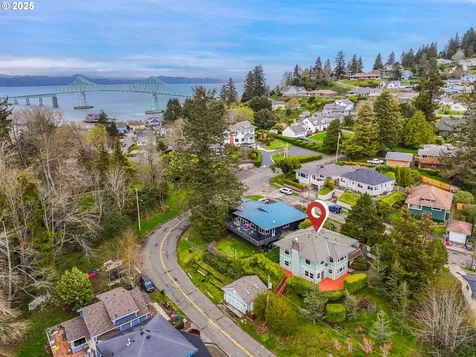 412 Chinook Avenue Astoria OR 97103