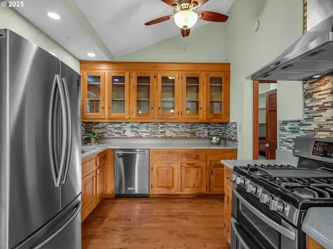 412 Chinook Avenue Astoria OR 97103