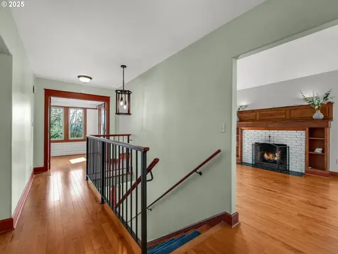 412 Chinook Avenue Astoria OR 97103