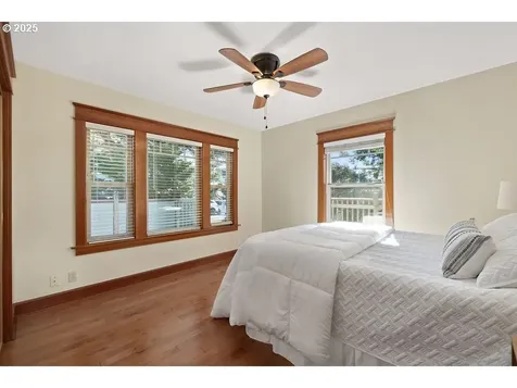 412 Chinook Avenue Astoria OR 97103