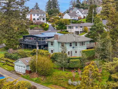 412 Chinook Avenue Astoria OR 97103
