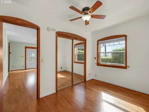 412 Chinook Avenue Astoria OR 97103