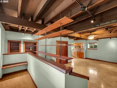 412 Chinook Avenue Astoria OR 97103