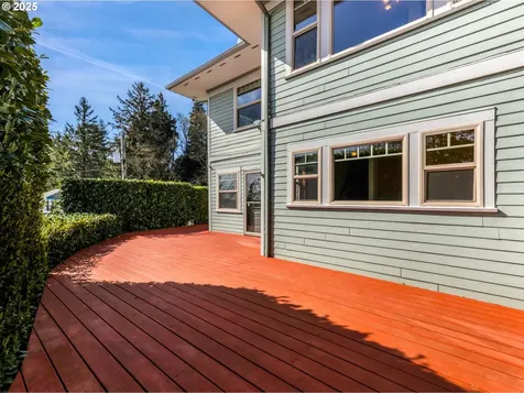 412 Chinook Avenue Astoria OR 97103